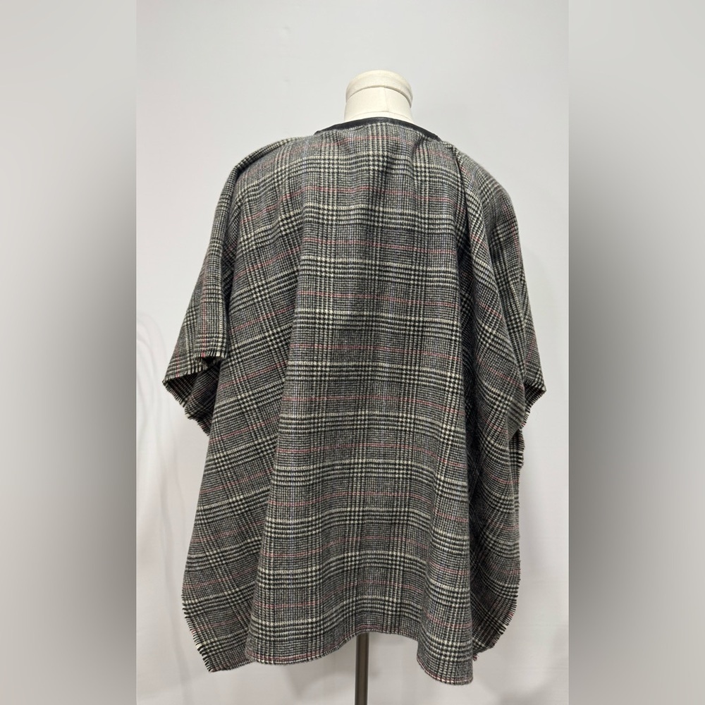 Vince Camuto   Shawl Poncho Cape EUC - Picture 4 of 8